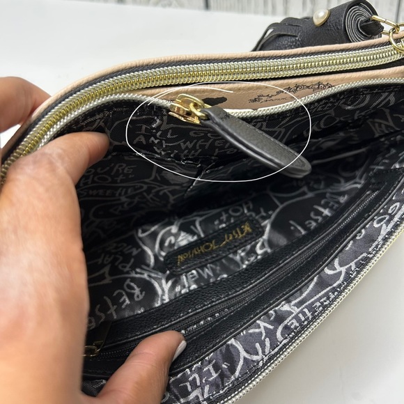 Betsy Johnson double zip wristlet *broken zipper* - Picture 8 of 10